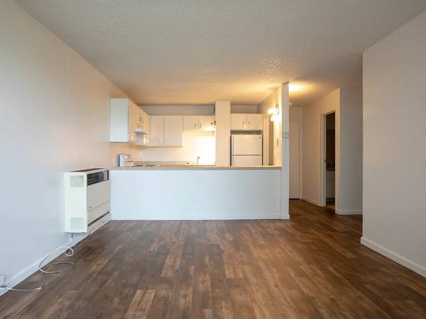 325 Rowland Blvd photo 3