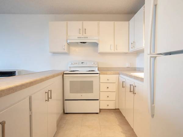 325 Rowland Blvd photo 5
