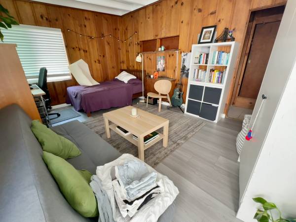 2BR/1BA Apartment · Berkeley photo 2