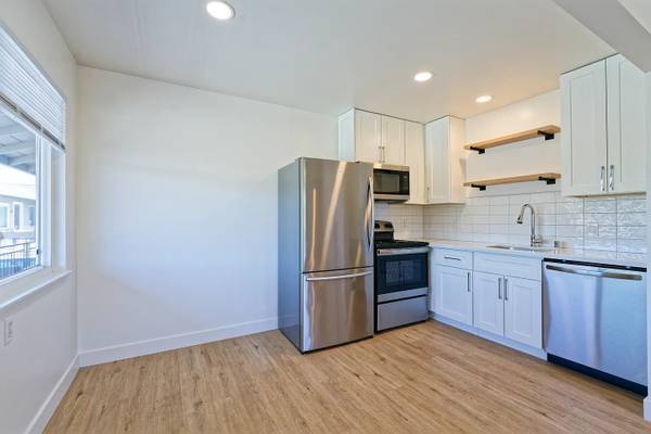 2BR/1BA Apartment · San Francisco photo 2