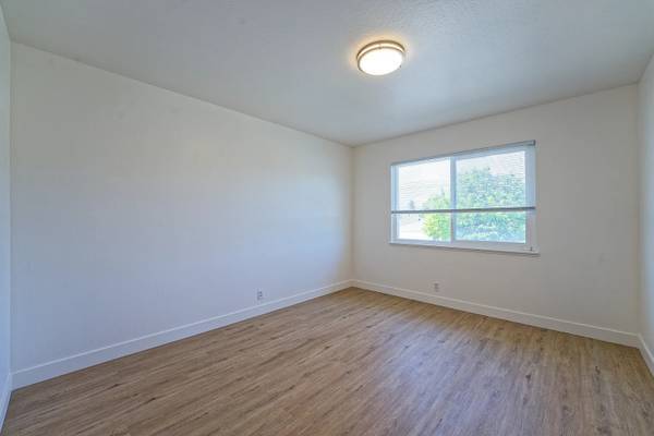 2BR/1BA Apartment · San Francisco photo 3