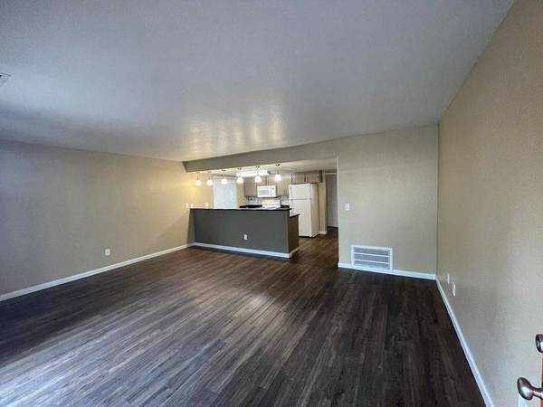 1BR/1BA Apartment · Novato photo 3