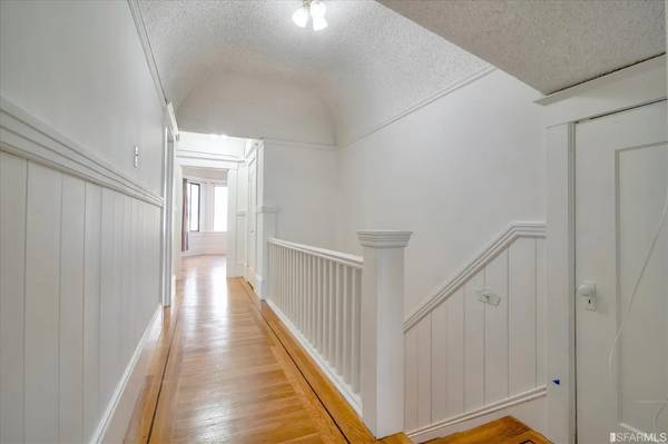 1237 Vallejo Street, San Francisco, CA 94109 photo 3