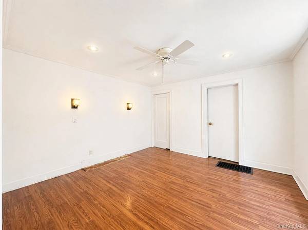 1BR/1BA Duplex on Rhodes Street · New Rochelle photo 3