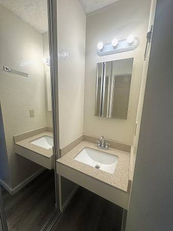 1BR/1BA Apartment · Mill Valley photo 5