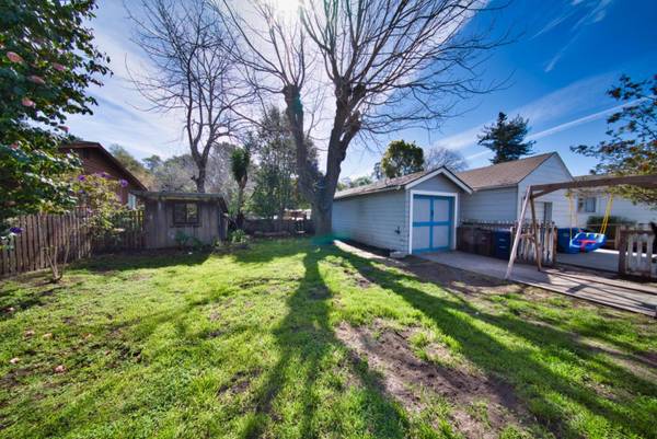 1BR/1BA Single Family House on Market St · Santa Cruz photo 2