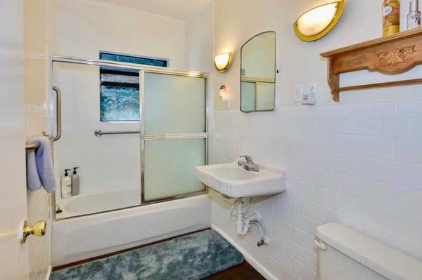1BR/1BA Single Family House on Ice Cream Grade · Santa Cruz photo 3