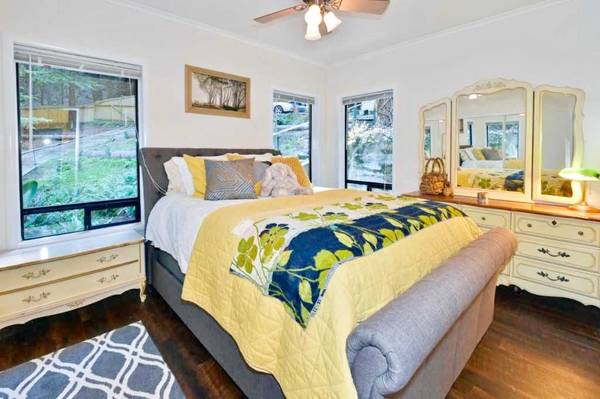 1BR/1BA Single Family House on Ice Cream Grade · Santa Cruz photo 4