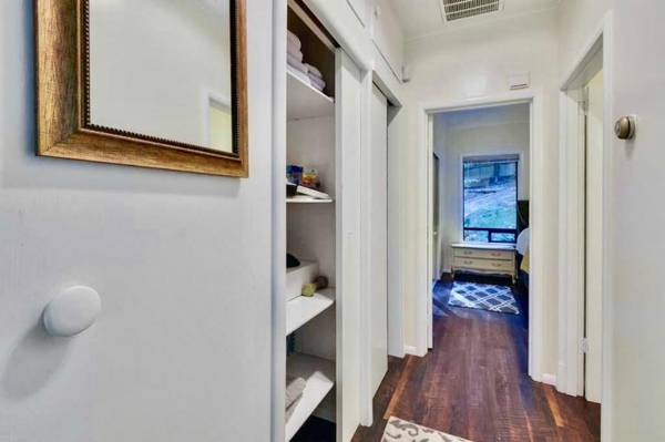 1BR/1BA Single Family House on Ice Cream Grade · Santa Cruz photo 5