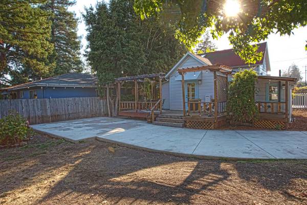 1BR/1BA Single Family House on Jackson St · Santa Cruz photo 2