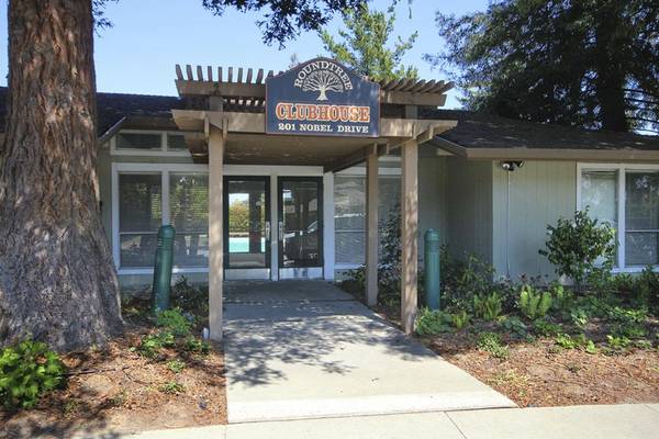 1BR/1BA Townhouse on Palo Verde Ter · Santa Cruz photo 3