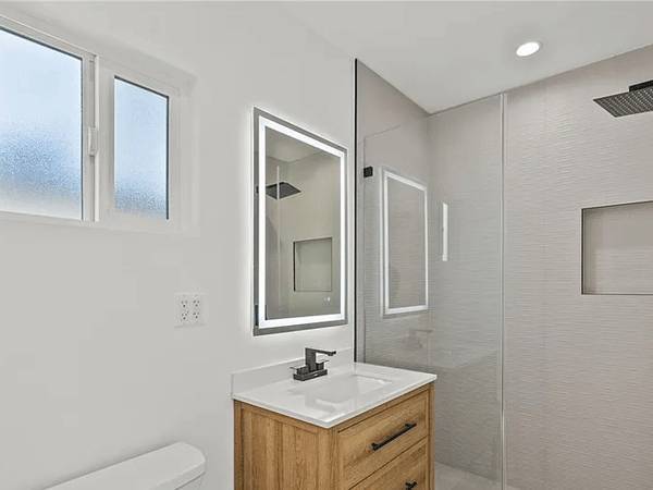 2BR/1BA Apartment · San Francisco photo 4