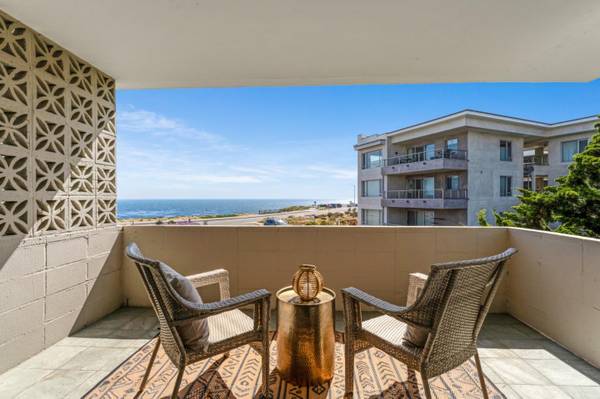 1BR/1BA Condo on W Cliff Dr · Santa Cruz photo 2