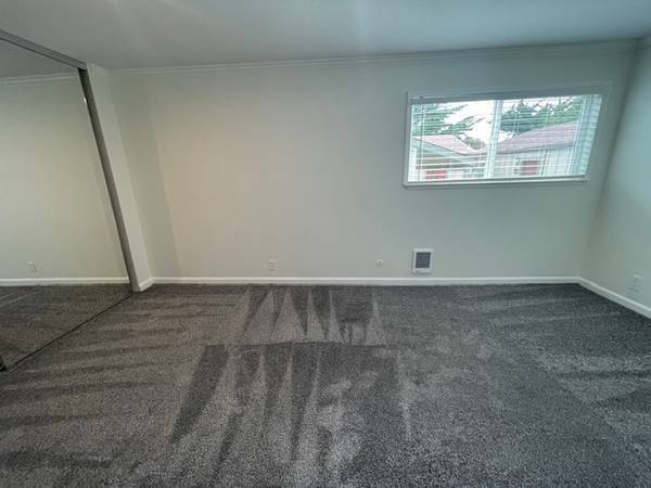 1BR/1BA Apartment · Ridgewood photo 2
