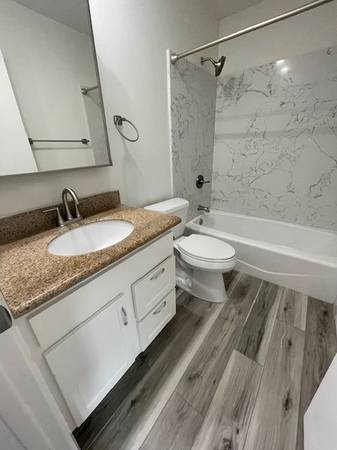 1BR/1BA Apartment · Ridgewood photo 3