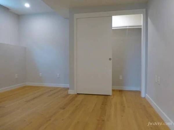 1BR/1BA Apartment · Jamaica photo 3