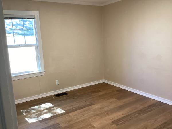 2BR/1BA Single Family House · Petaluma photo 3