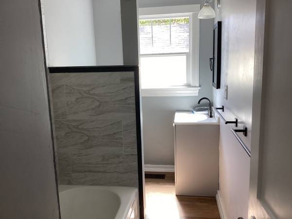 2BR/1BA Single Family House · Petaluma photo 4