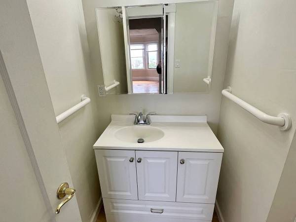 1BR/1BA Apartment · Bronx photo 2