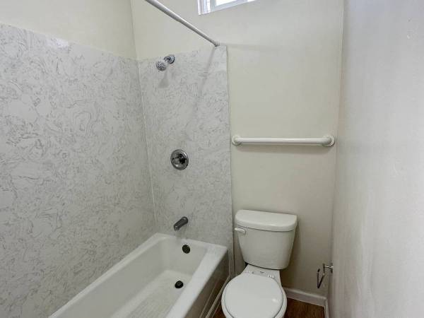 1BR/1BA Apartment · Bronx photo 4