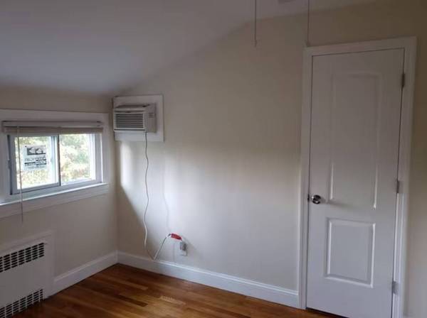1BR/1BA Apartment · Mountain View photo 3