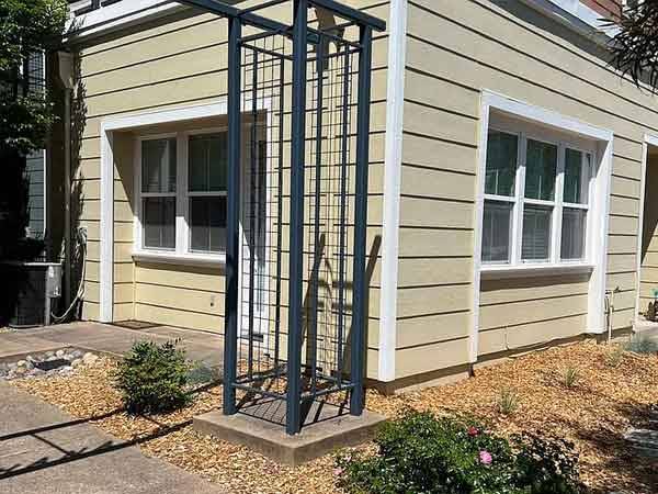 1BR/1BA Apartment · Elmhurst photo 4