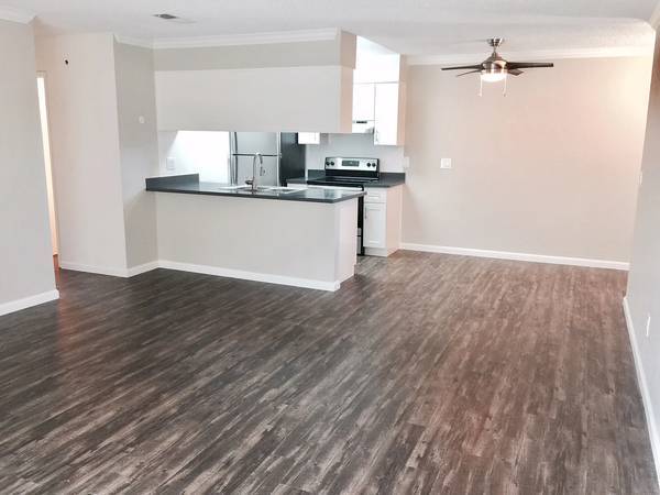 2BR/1BA Apartment · Walnut Creek photo 2