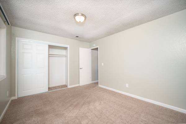 2BR/1BA Apartment · Walnut Creek photo 5