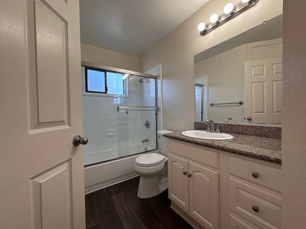 1BR/1BA Apartment · Vallejo photo 3
