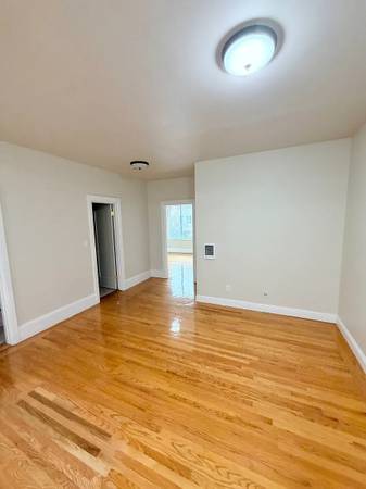 2BR/1BA Single Family House on Judah St · San Francisco photo 4