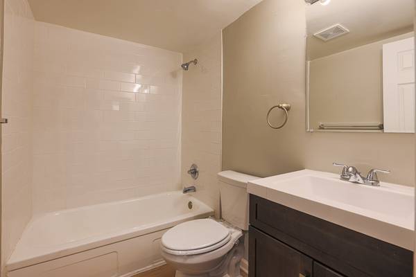 1BR/1BA Apartment · San Francisco photo 4