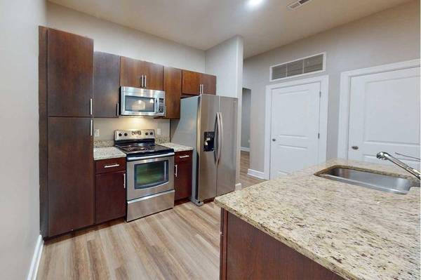 1BR/1BA Apartment · San Francisco photo 5