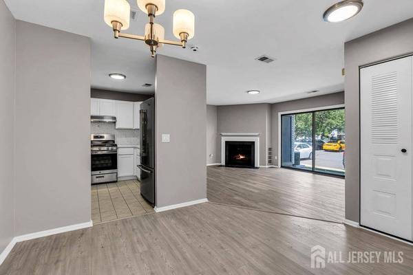 1BR/1BA Apartment · Mill Valley photo 3