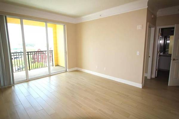 1BR/1BA Apartment · Berkeley photo 2
