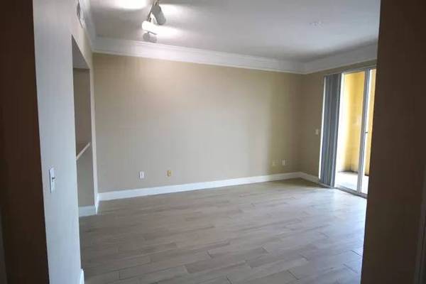1BR/1BA Apartment · Berkeley photo 3