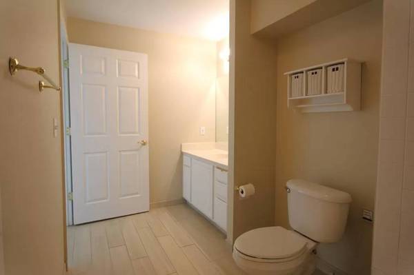 1BR/1BA Apartment · Berkeley photo 5
