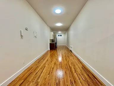 1BR/1BA Apartment on Stockholm St · Brooklyn photo 3