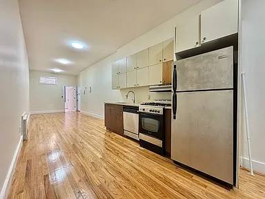 1BR/1BA Apartment on Stockholm St · Brooklyn photo 5