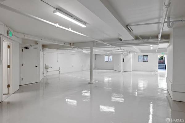 1624  Larkin photo 2