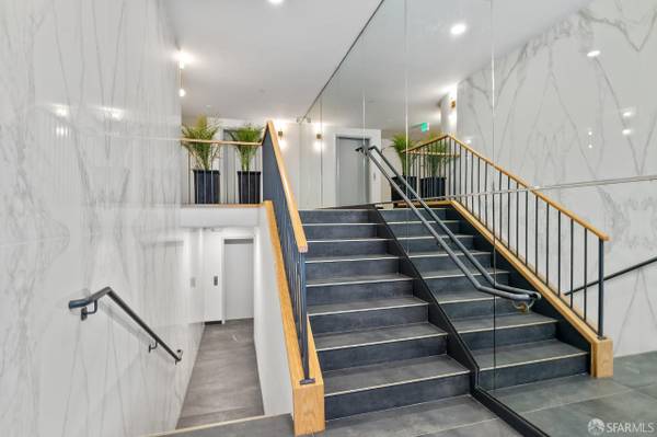 1624  Larkin photo 3