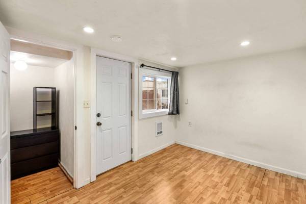 1BR/1BA Apartment · Mill Valley photo 5