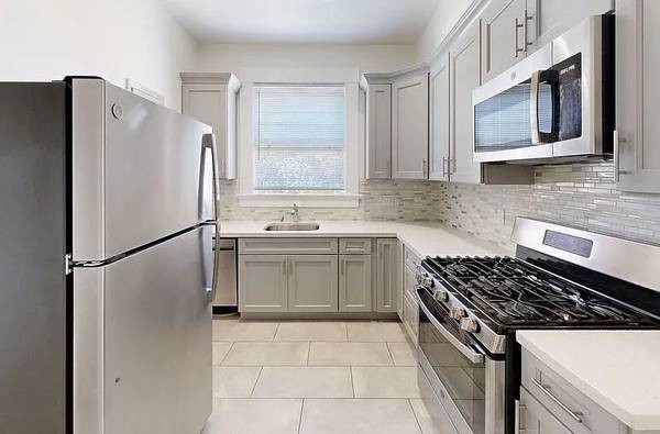 2BR/1BA Apartment · San Francisco photo 2