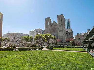 2BR/1BA Apartment · San Francisco photo 3