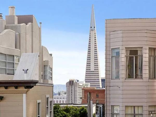 2BR/1BA Apartment · San Francisco photo 5