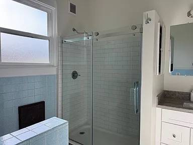 1BR/1BA Duplex on Soquel Dr · Capitola photo 3
