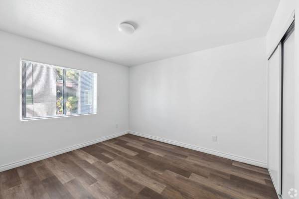 1BR/1BA Apartment · Redwood City photo 2