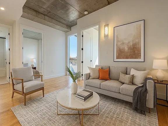 1BR/1BA Apartment on Scholes St · Brooklyn photo 3