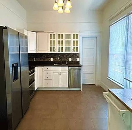 1BR/1BA Apartment · Chicago photo 2