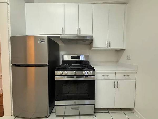 1BR/1BA Apartment · Chicago photo 2