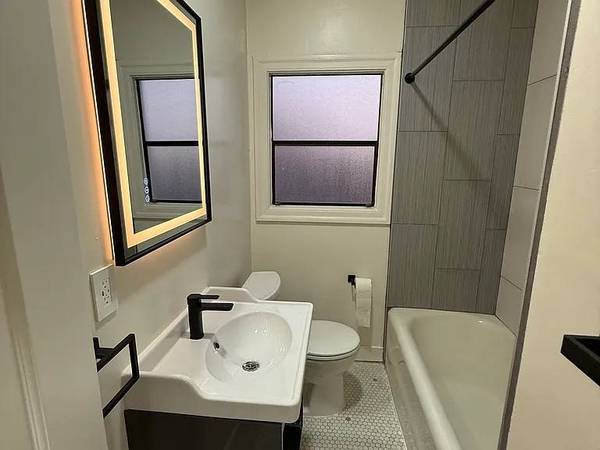 1BR/1BA Apartment · Los Angeles photo 4